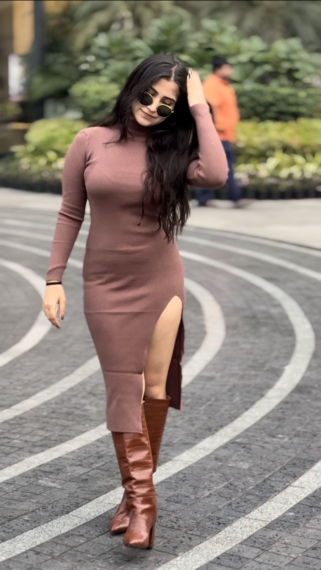 Brown bodycon dress with slit